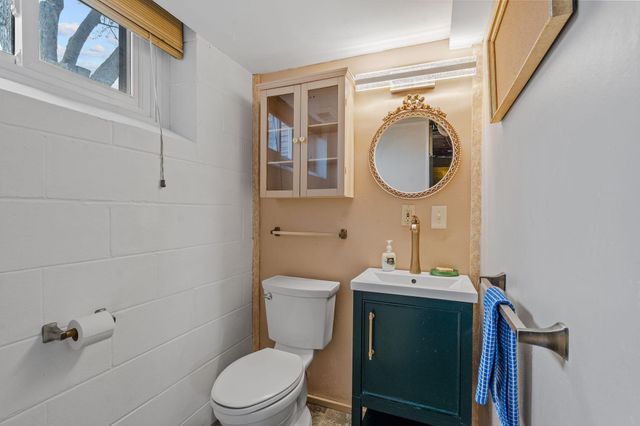 1460 Hoyt Avenue E, Saint Paul, MN 55106