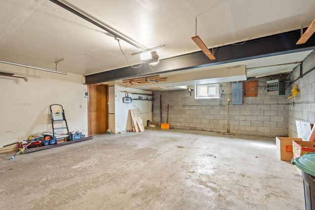 1460 Hoyt Avenue E, Saint Paul, MN 55106