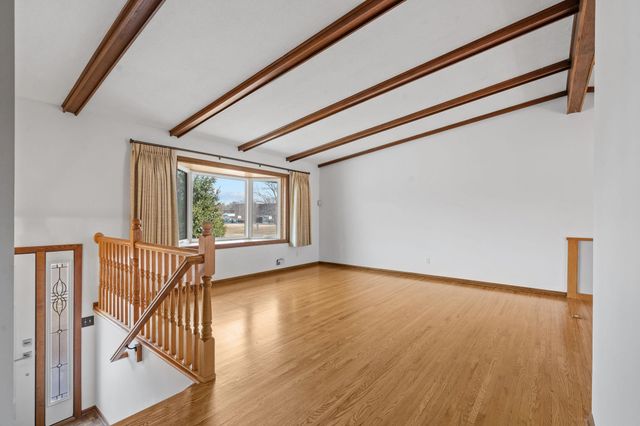 1460 Hoyt Avenue E, Saint Paul, MN 55106