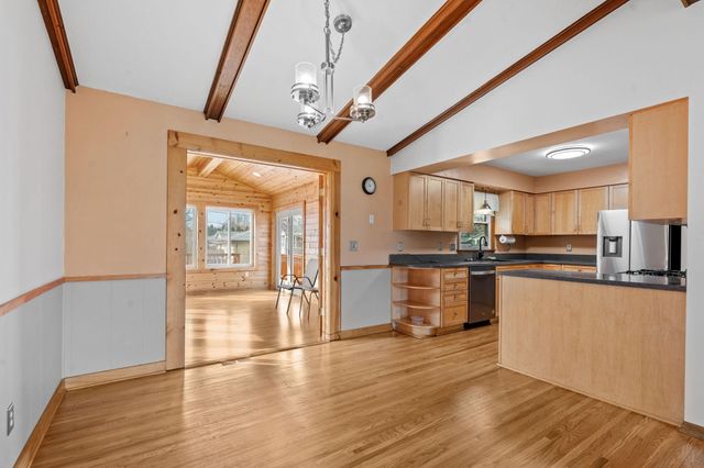 1460 Hoyt Avenue E, Saint Paul, MN 55106