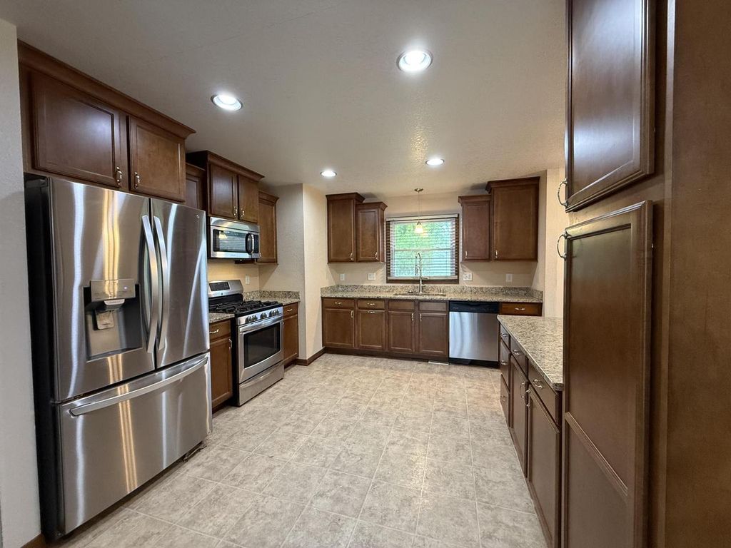 3420 Ivy LANE, Racine, WI 53402