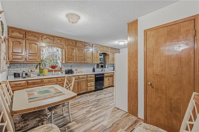 700 S Alexander Road, Independence, MO MO