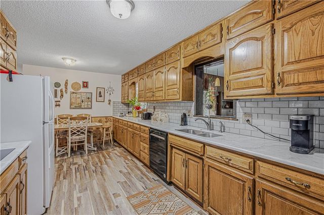 700 S Alexander Road, Independence, MO MO