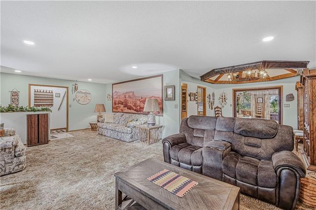 700 S Alexander Road, Independence, MO MO