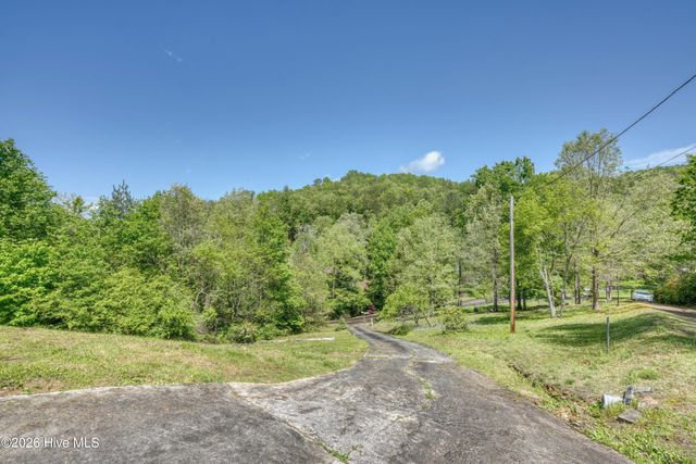 92 Ogreeta Road, Murphy, NC 28906