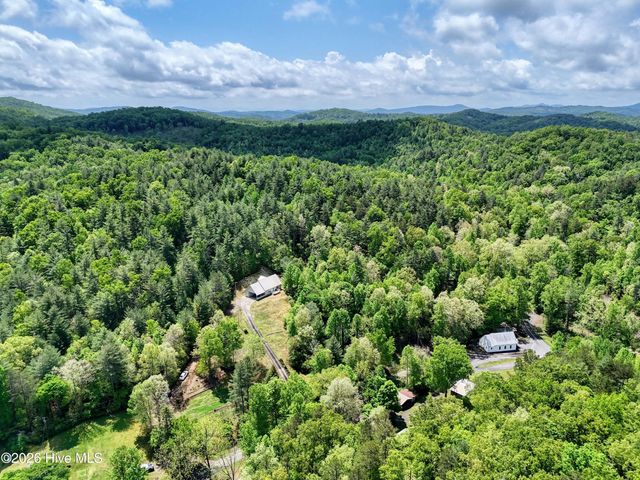 92 Ogreeta Road, Murphy, NC 28906