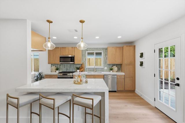 6717 Pimlico Drive, Dallas, TX 75214