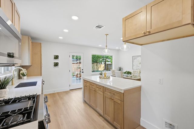 6717 Pimlico Drive, Dallas, TX 75214