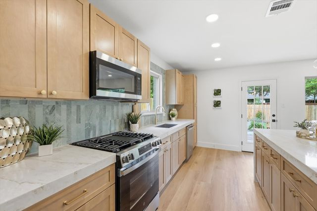 6717 Pimlico Drive, Dallas, TX 75214