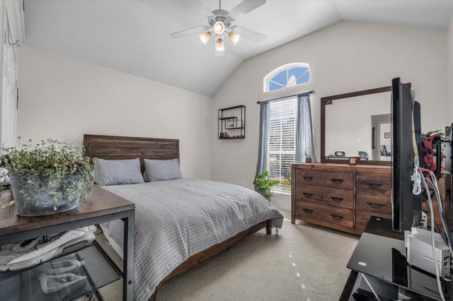 827 Cheyenne Trail, Hewitt, TX 76643