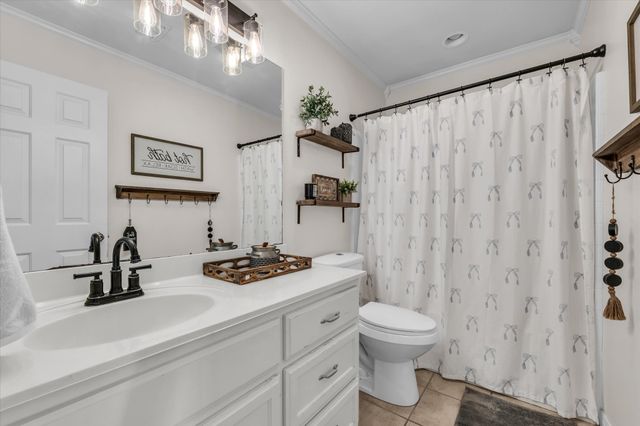 827 Cheyenne Trail, Hewitt, TX 76643