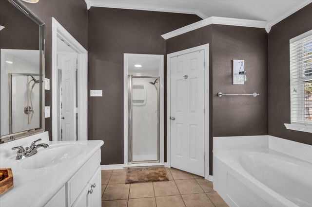 827 Cheyenne Trail, Hewitt, TX 76643