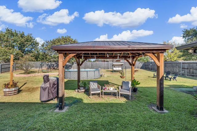 827 Cheyenne Trail, Hewitt, TX 76643