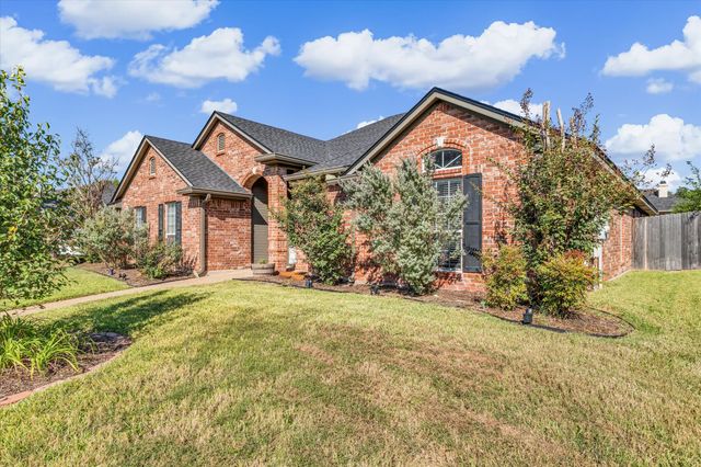 827 Cheyenne Trail, Hewitt, TX 76643
