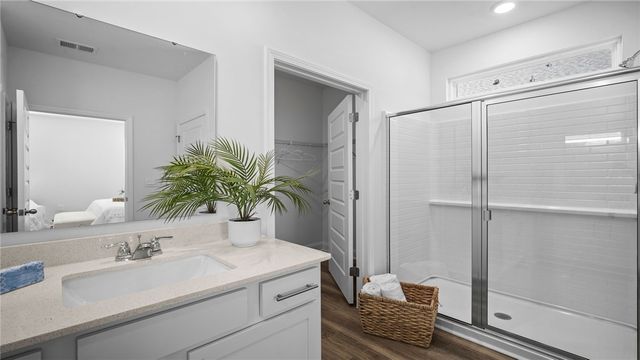 1044 Lakes Blvd, Brunswick, GA 31525