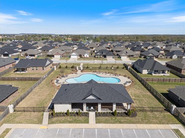 1037 Jameson Street, Tontitown, AR 72762