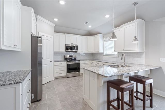 1037 Jameson Street, Tontitown, AR 72762