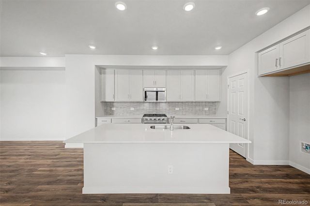 5826 N Orleans Street, Aurora, CO 80019