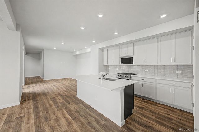 5826 N Orleans Street, Aurora, CO 80019