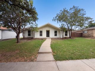 5005 Strickland Avenue, The Colony, TX 75056