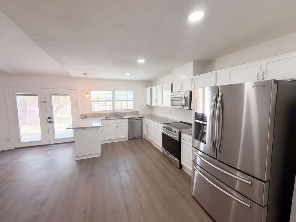 5005 Strickland Avenue, The Colony, TX 75056 — photo 2