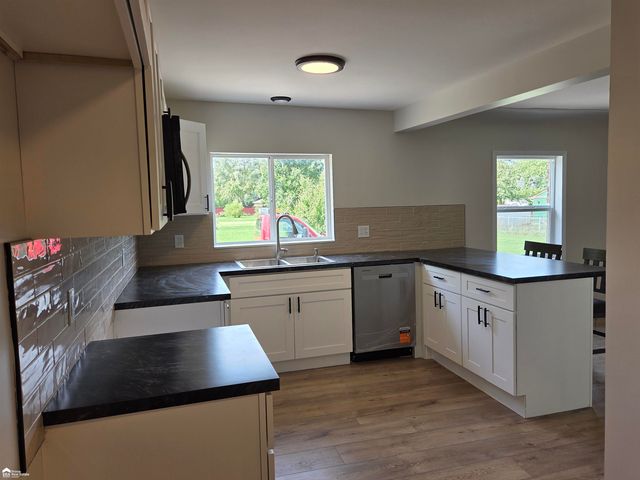 1491 Iva Street, Burton, MI 48509