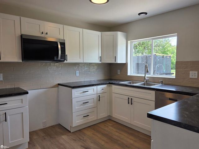 1491 Iva Street, Burton, MI 48509