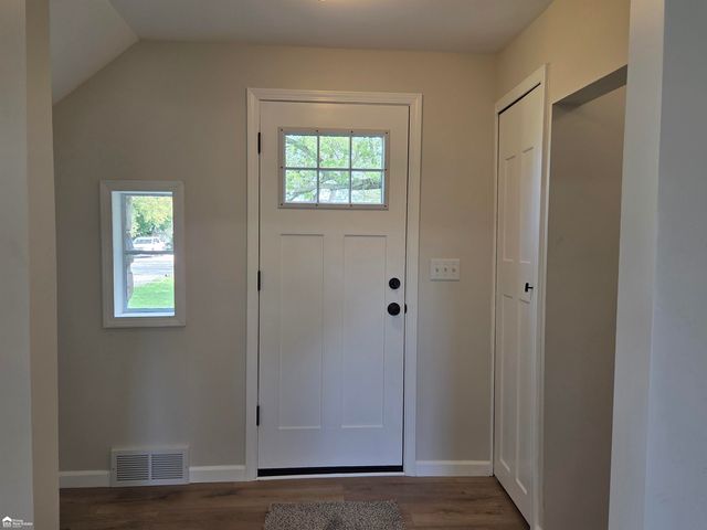 1491 Iva Street, Burton, MI 48509