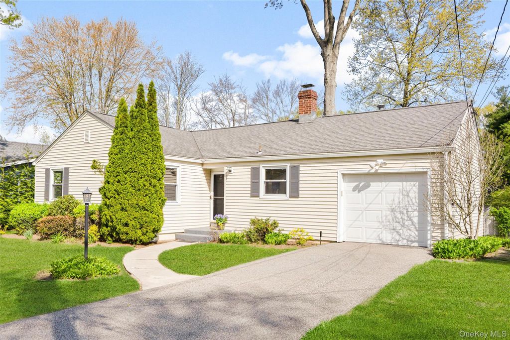 22 Rogers Drive, New Rochelle, NY 10804