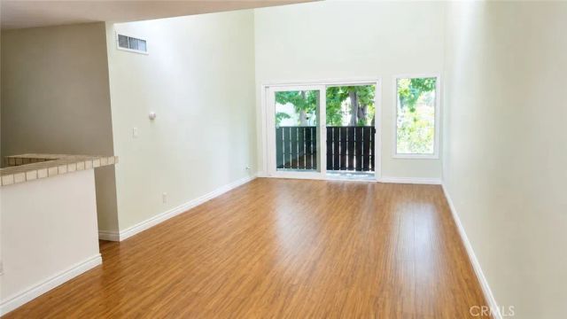 18645 Hatteras Street 206, Tarzana, CA 91356