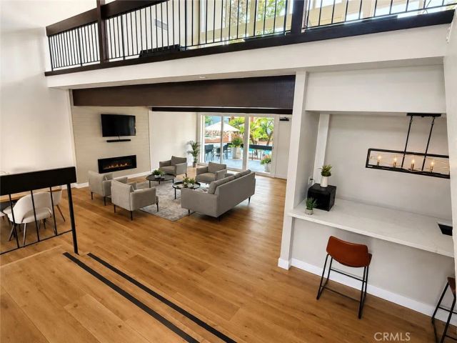 18645 Hatteras Street 206, Tarzana, CA 91356