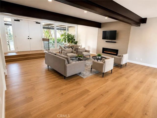 18645 Hatteras Street 206, Tarzana, CA 91356
