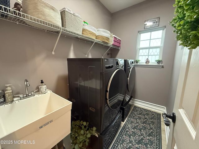 7 Old Mill Court, Barnegat, NJ 08005