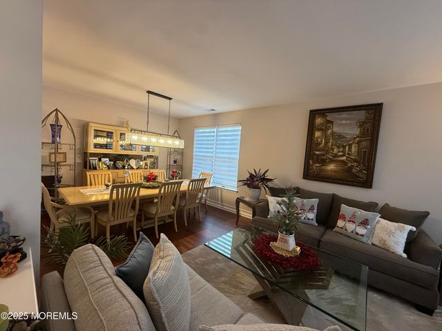 7 Old Mill Court, Barnegat, NJ 08005