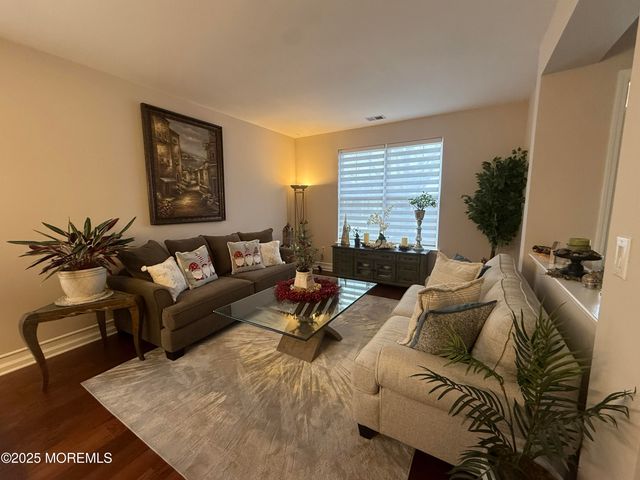 7 Old Mill Court, Barnegat, NJ 08005