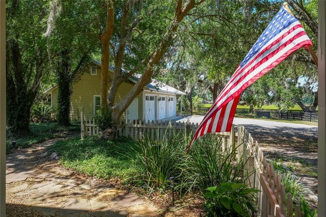 15620 NW HIGHWAY 225, Reddick, FL 32686