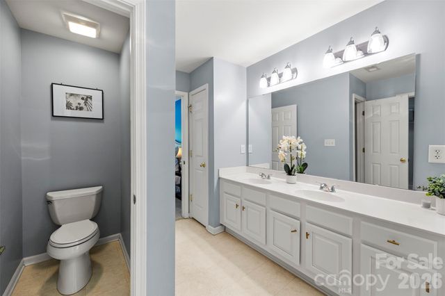 2832 Shady Reach Lane, Charlotte, NC 28214