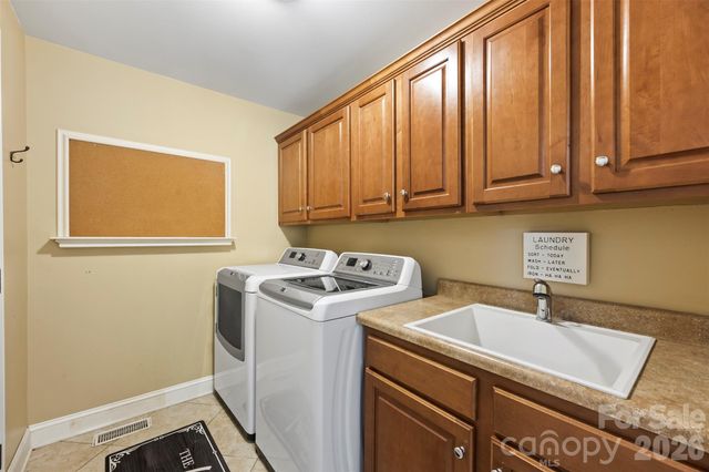 2832 Shady Reach Lane, Charlotte, NC 28214