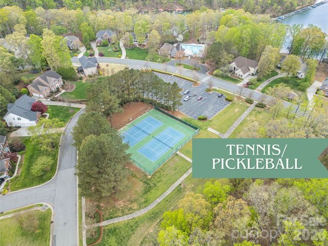 2832 Shady Reach Lane, Charlotte, NC 28214