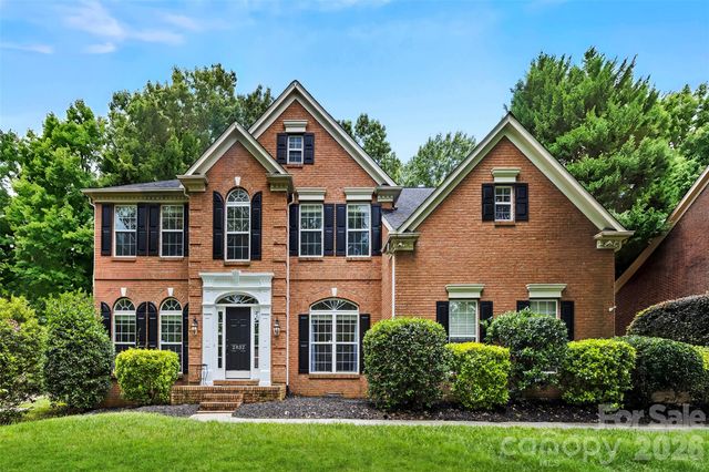 2832 Shady Reach Lane, Charlotte, NC 28214
