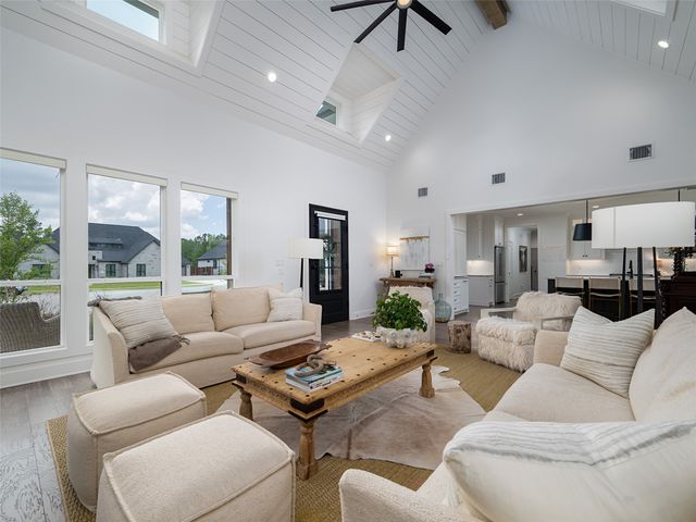 1555 Maple Circle, Tyler, TX 75703