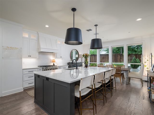 1555 Maple Circle, Tyler, TX 75703