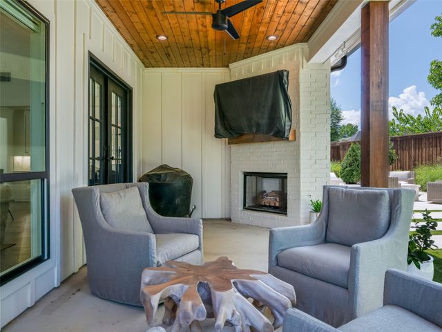 1555 Maple Circle, Tyler, TX 75703