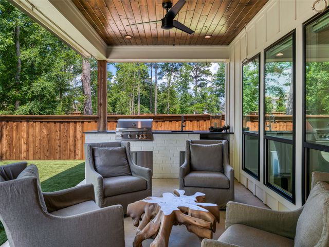 1555 Maple Circle, Tyler, TX 75703