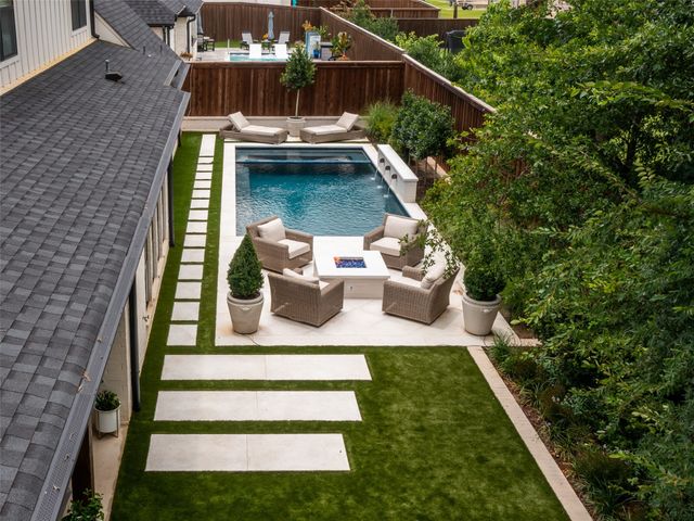 1555 Maple Circle, Tyler, TX 75703