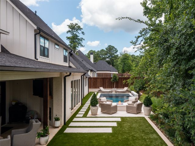 1555 Maple Circle, Tyler, TX 75703