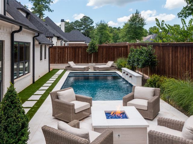 1555 Maple Circle, Tyler, TX 75703