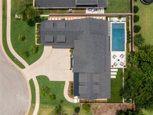 1555 Maple Circle, Tyler, TX 75703