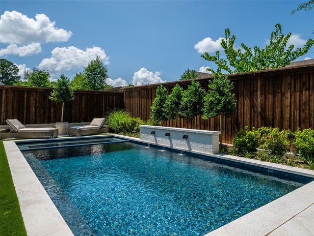 1555 Maple Circle, Tyler, TX 75703