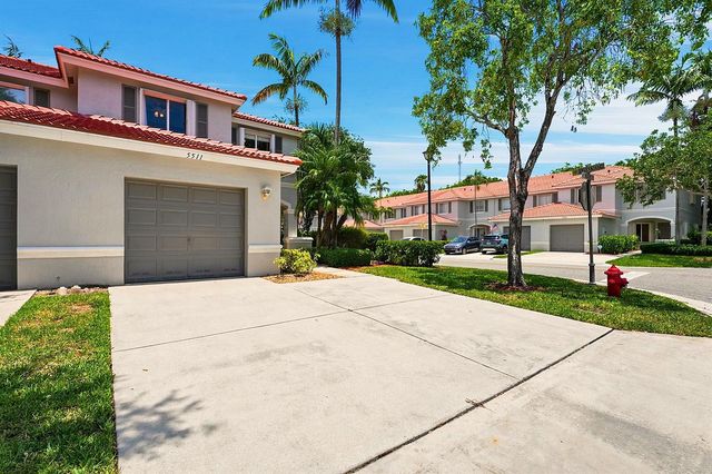 5511 Crossing Rocks Court, Riviera Beach, FL 33407